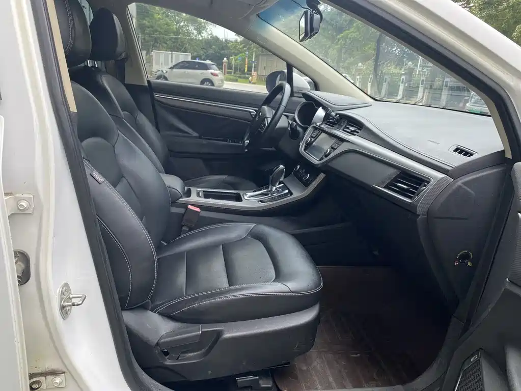 Emgrand GS Sport 1.3 T Auto Leading Style