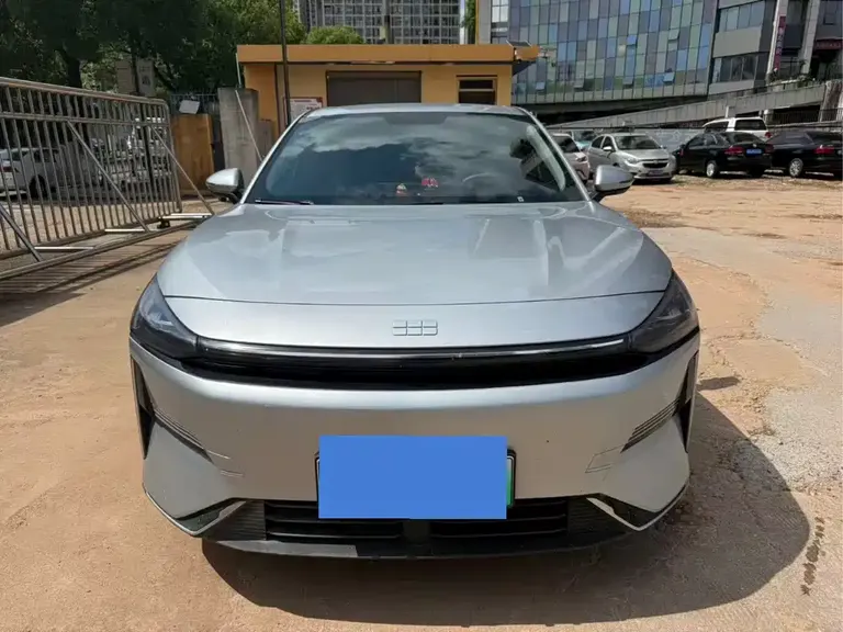 Geely Galaxy L6 EM-i 60 km Sailing