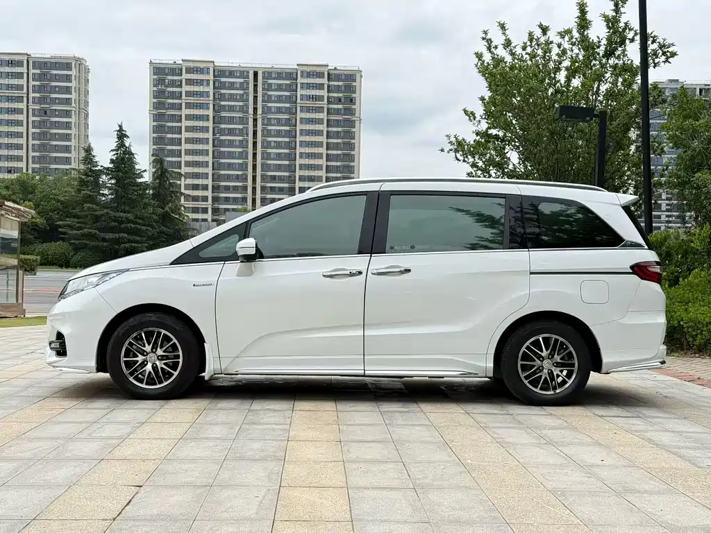 Odyssey 2.0 L Sharp· Smooth Enjoyment