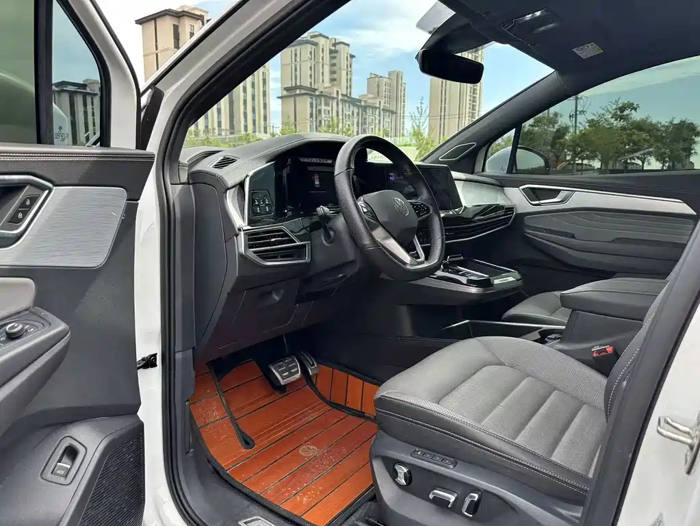 Talagon 380 TSI 4 WD R-Line Expand Realm 6-seat