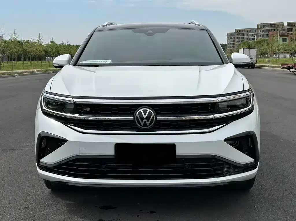 Talagon 380 TSI 4 WD R-Line Expand Realm 6-seat