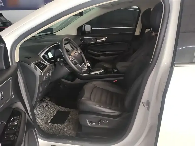 Ford Edge EcoBoost 245 2 WD Grand Sharp 7-seat CN-V
