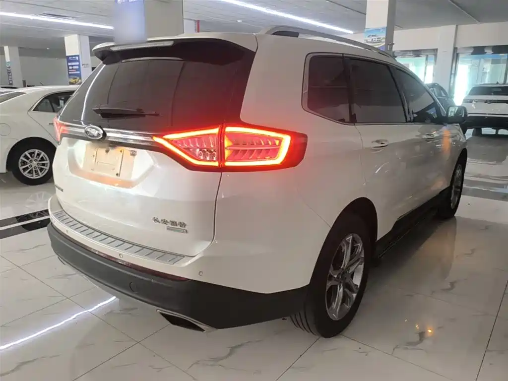 Edge EcoBoost 245 2 WD Grand Sharp 7-seat CN-V