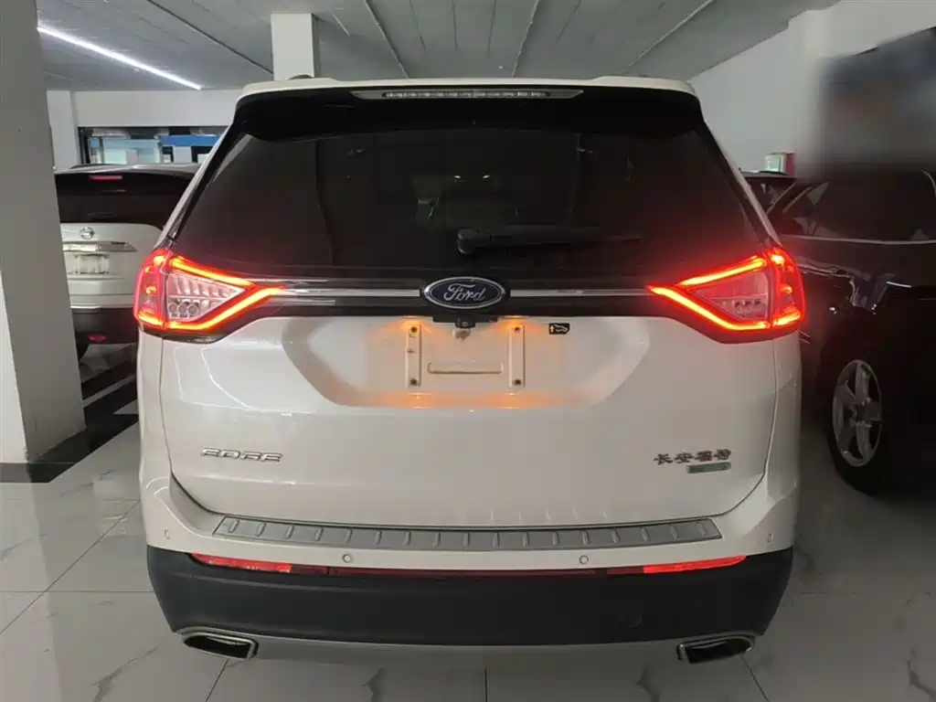 Edge EcoBoost 245 2 WD Grand Sharp 7-seat CN-V
