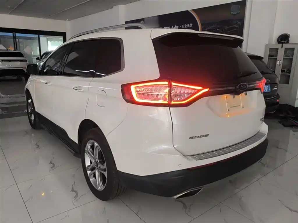 Edge EcoBoost 245 2 WD Grand Sharp 7-seat CN-V