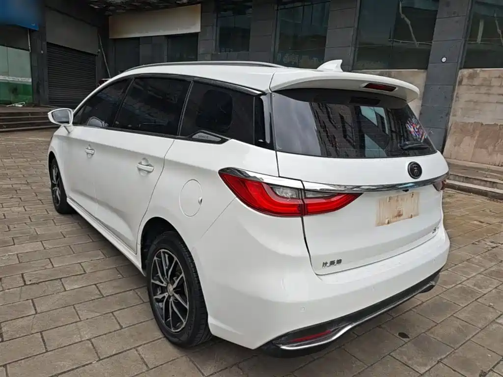 Song MAX 1.5 T Auto Connected Luxury 7-seat