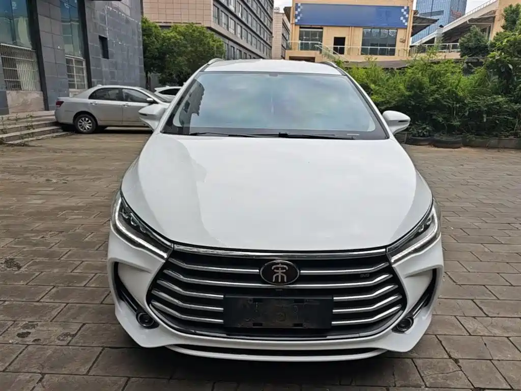 Song MAX 1.5 T Auto Connected Luxury 7-seat