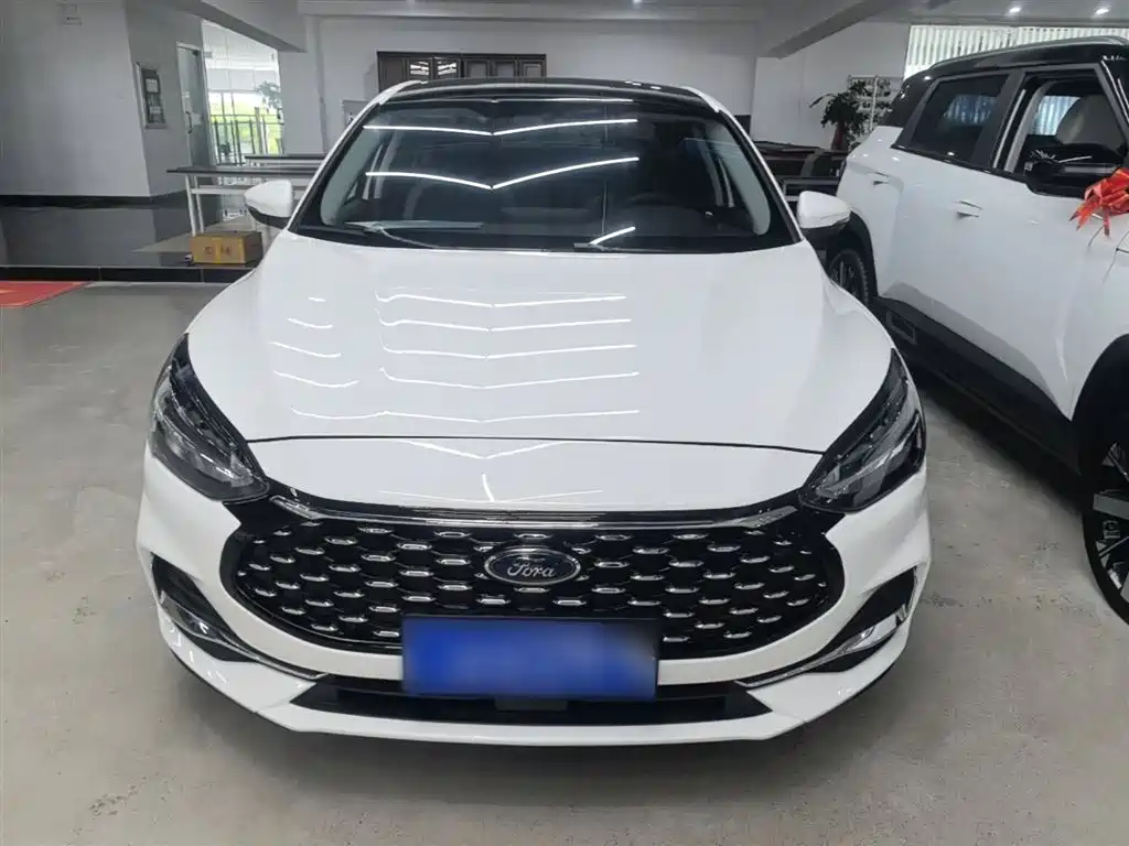 Focus Sedan 1.5 L Auto Sharp Leap