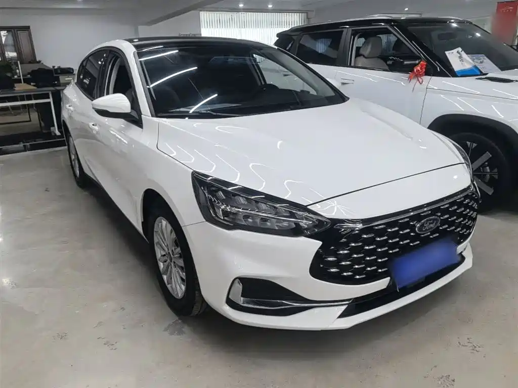 Focus Sedan 1.5 L Auto Sharp Leap
