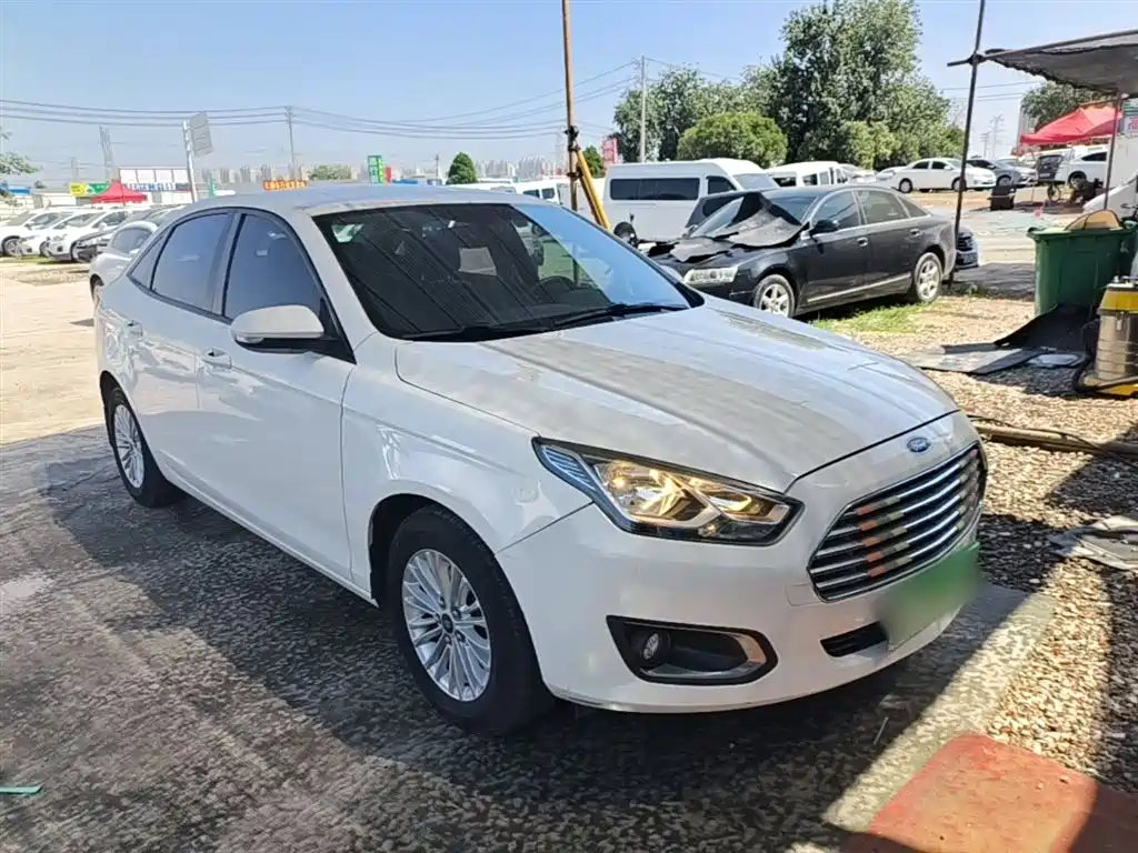 Escort Facelift 1.5 L Auto Comfort