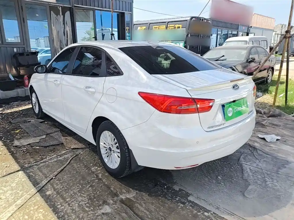 Escort Facelift 1.5 L Auto Comfort