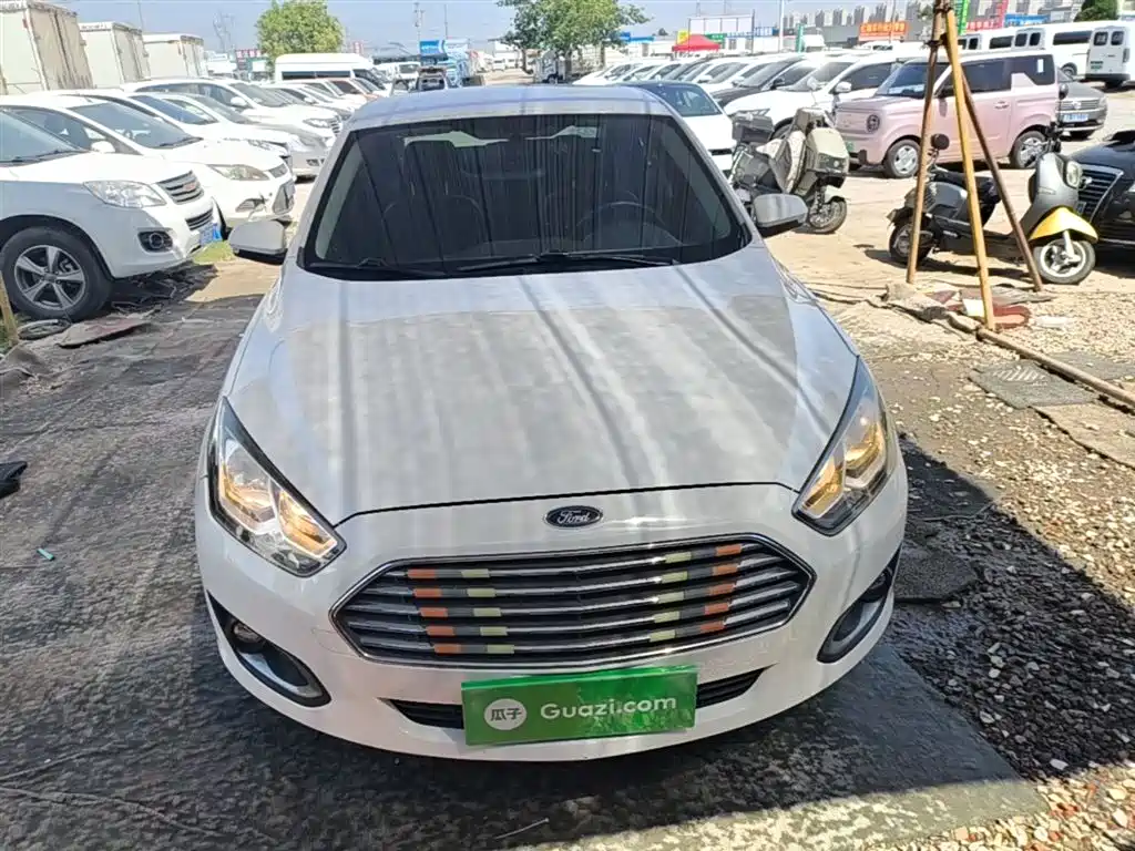 Escort Facelift 1.5 L Auto Comfort