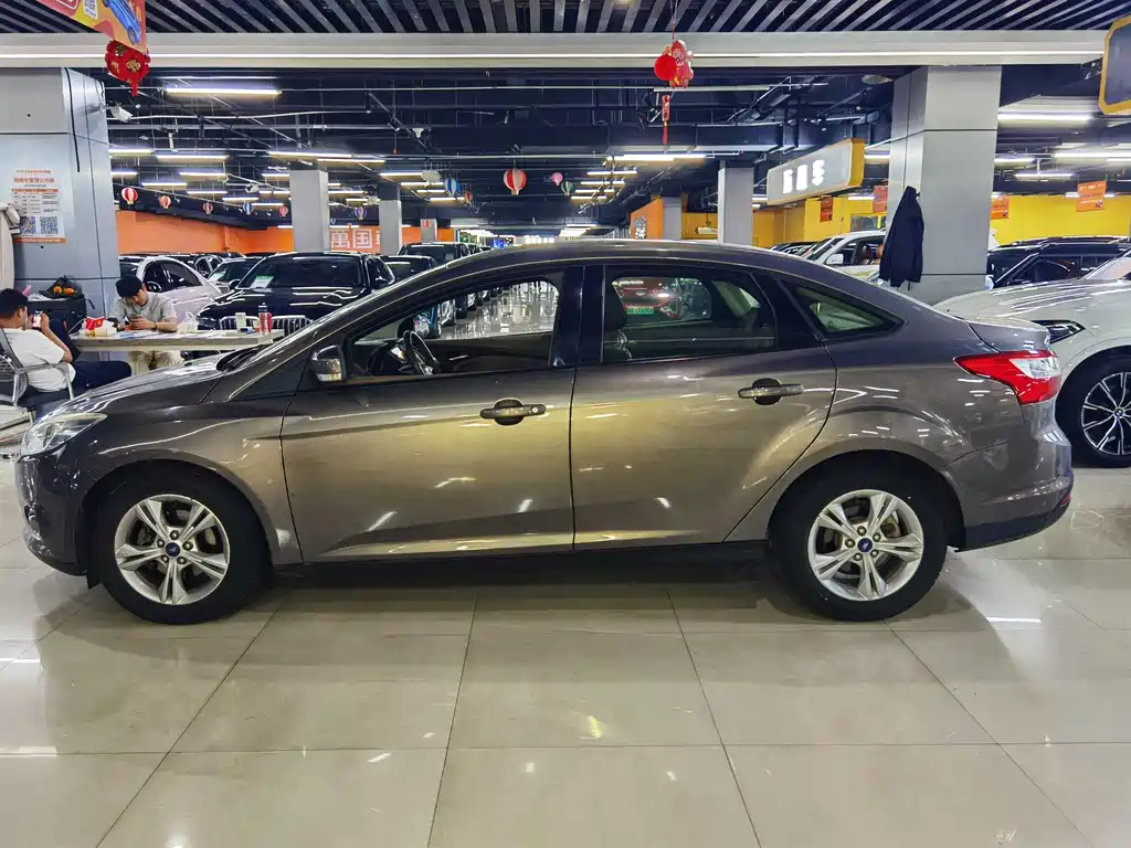 Focus Sedan 1.6 L Auto Style