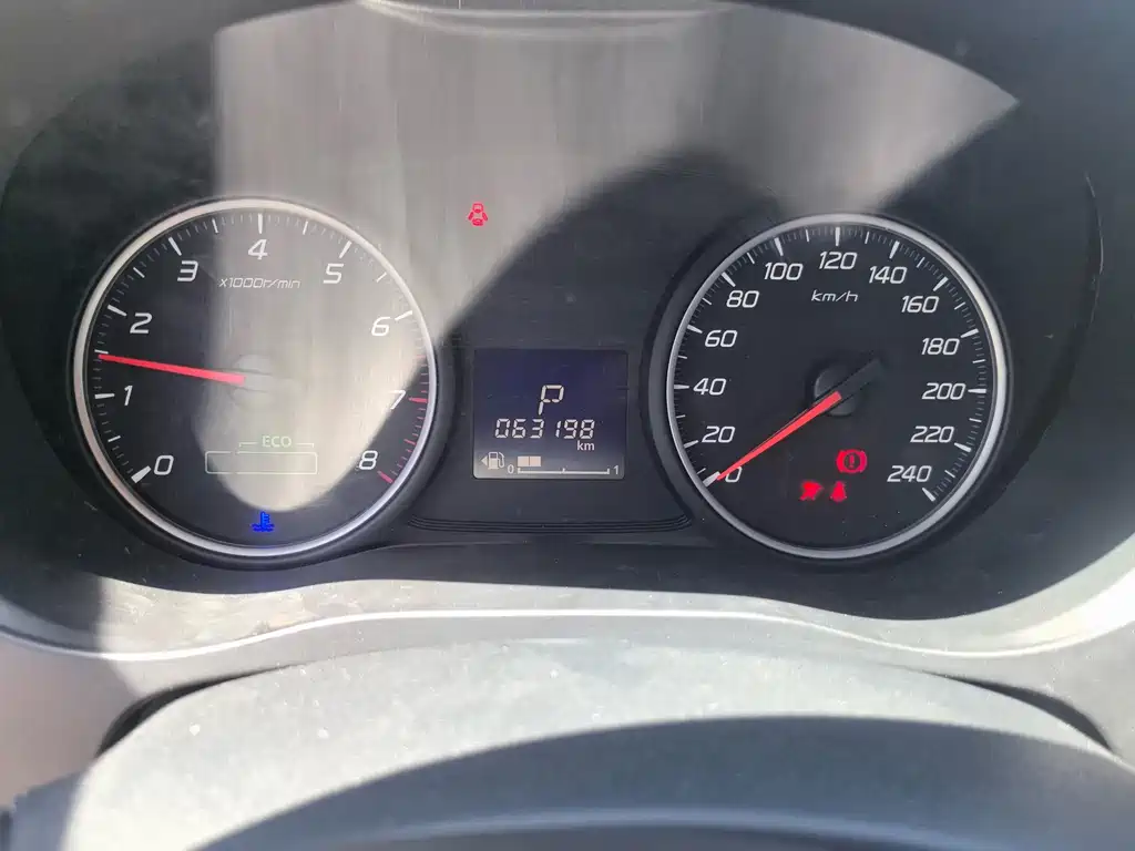 Outlander Facelift 2.0 L 2 WD Smooth Travel 5-seat