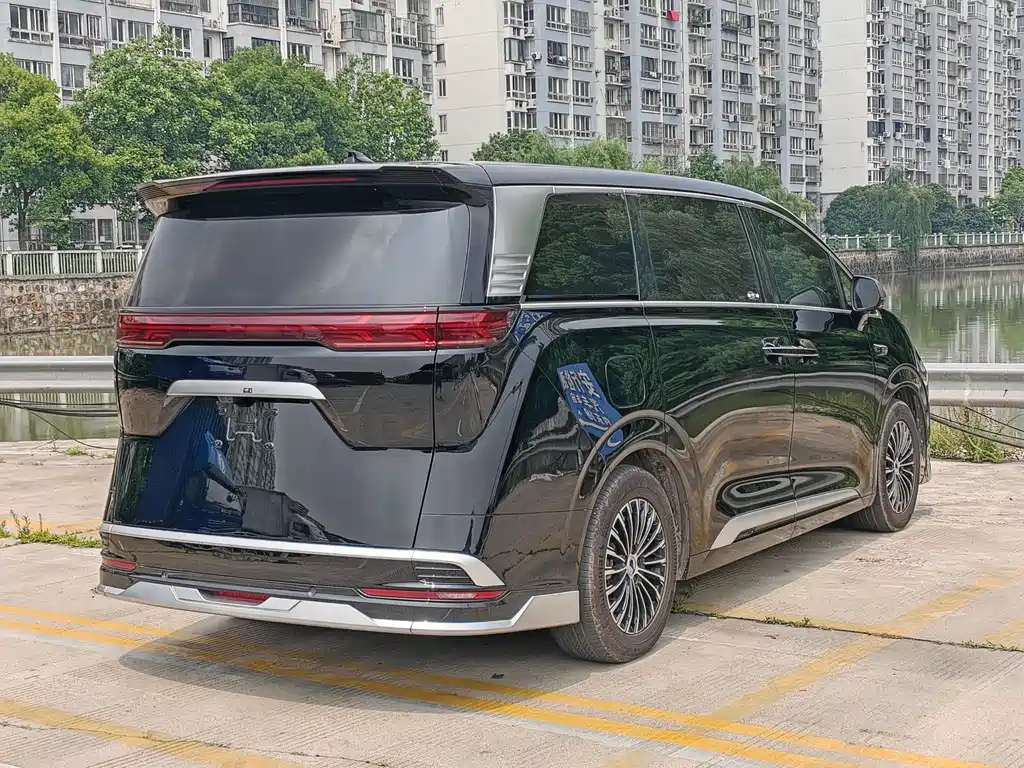 Denza D9 DM-i Smart Drive 1020 4 WD Premium