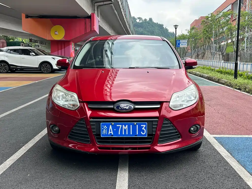 Focus Sedan 1.6 L Manual Comfort