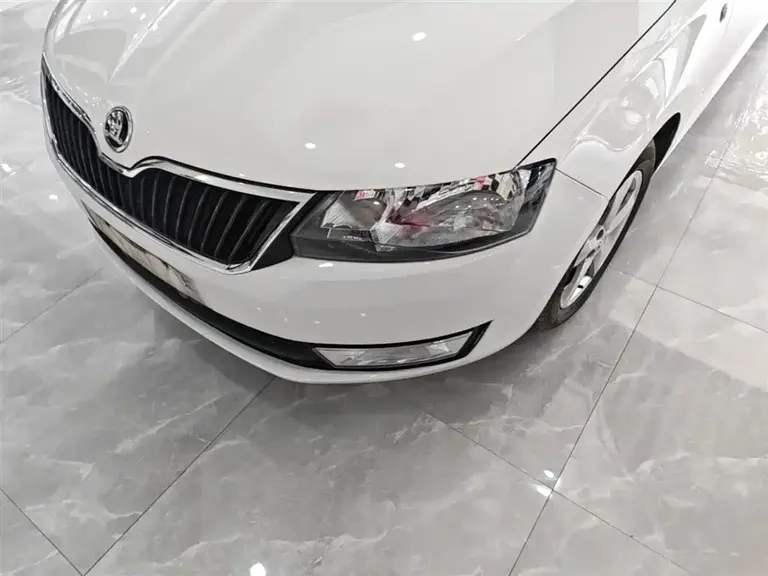 Skoda Rapid Spaceback 昕动 2014款 1.6 L 自动悦享版