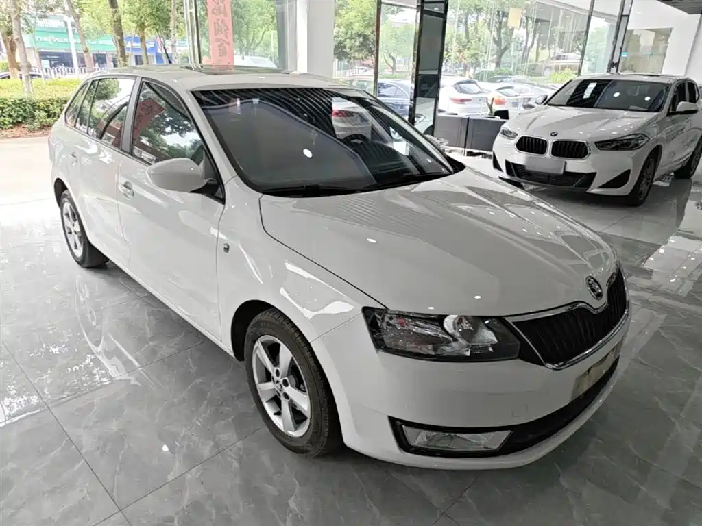 Rapid Spaceback 昕动 2014款 1.6 L 自动悦享版