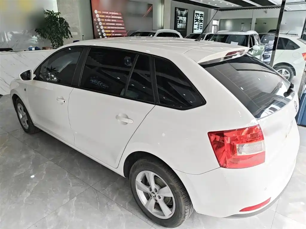 Rapid Spaceback 昕动 2014款 1.6 L 自动悦享版
