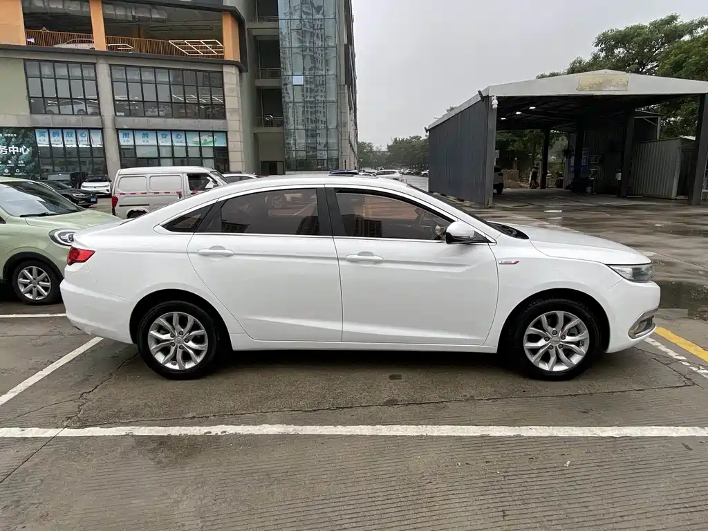 Emgrand GL 1.3 T DCT Elite