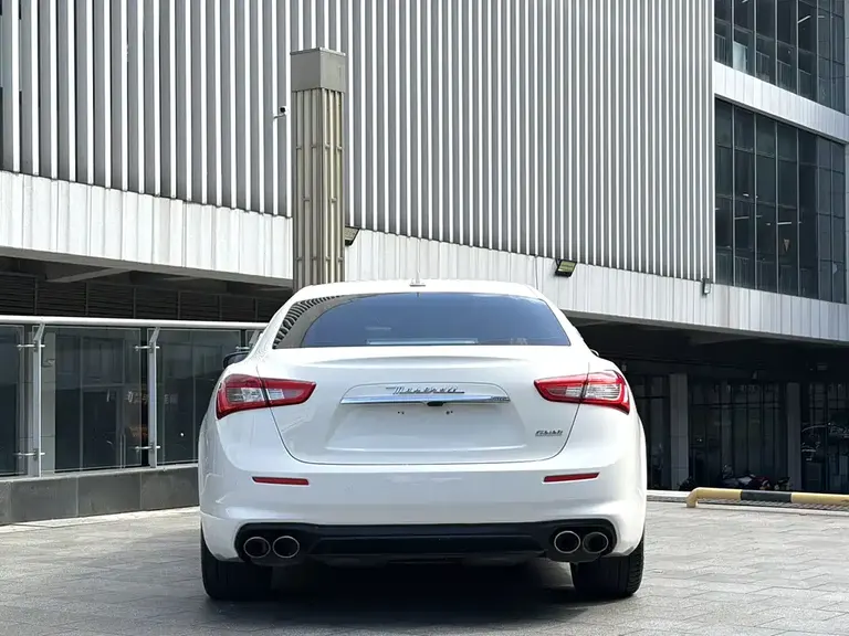 Maserati Ghibli 3.0 T Standard CN-VI