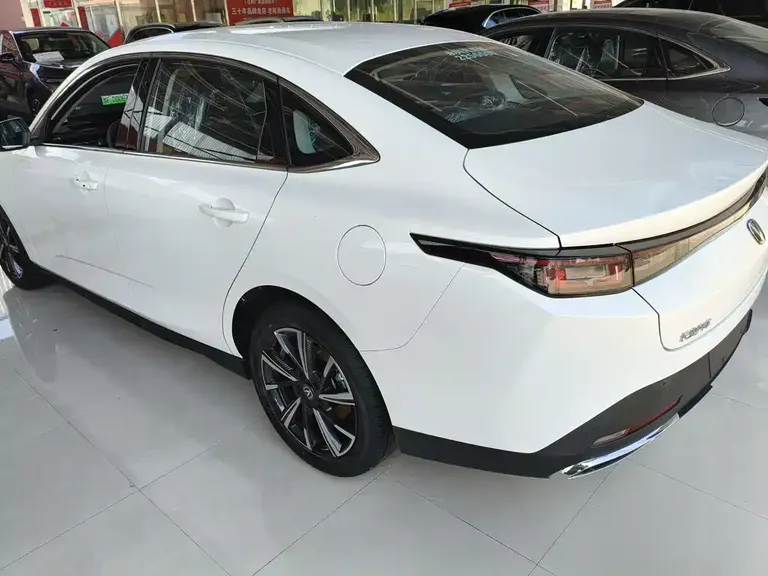 Changan Eado Blue Whale 1.5 T 500 Bar Distinguished