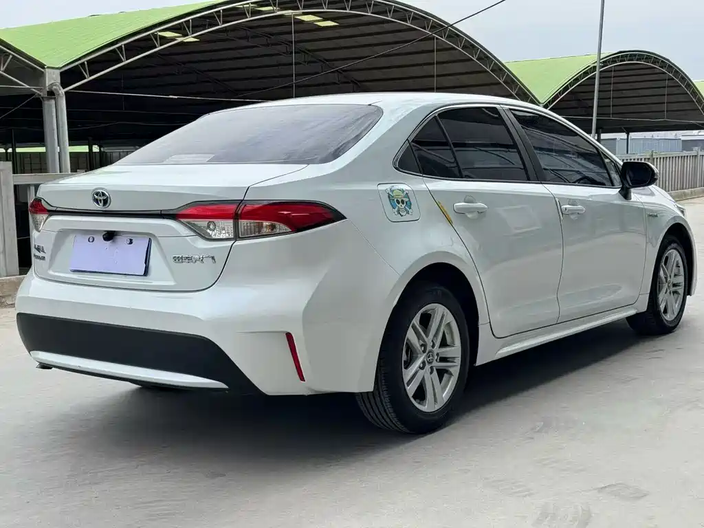 Levin Dual Engine 1.8 H E-CVT Sport
