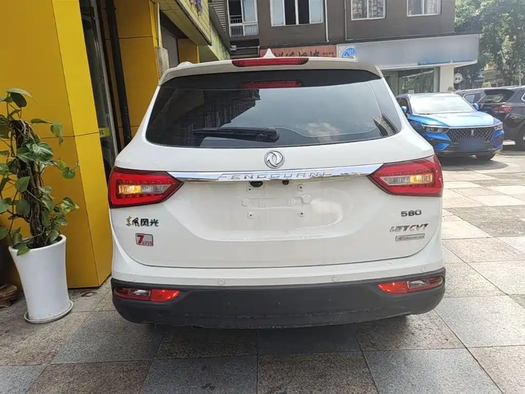 Fengguang 580 Facelift 1.5 T CVT Luxury