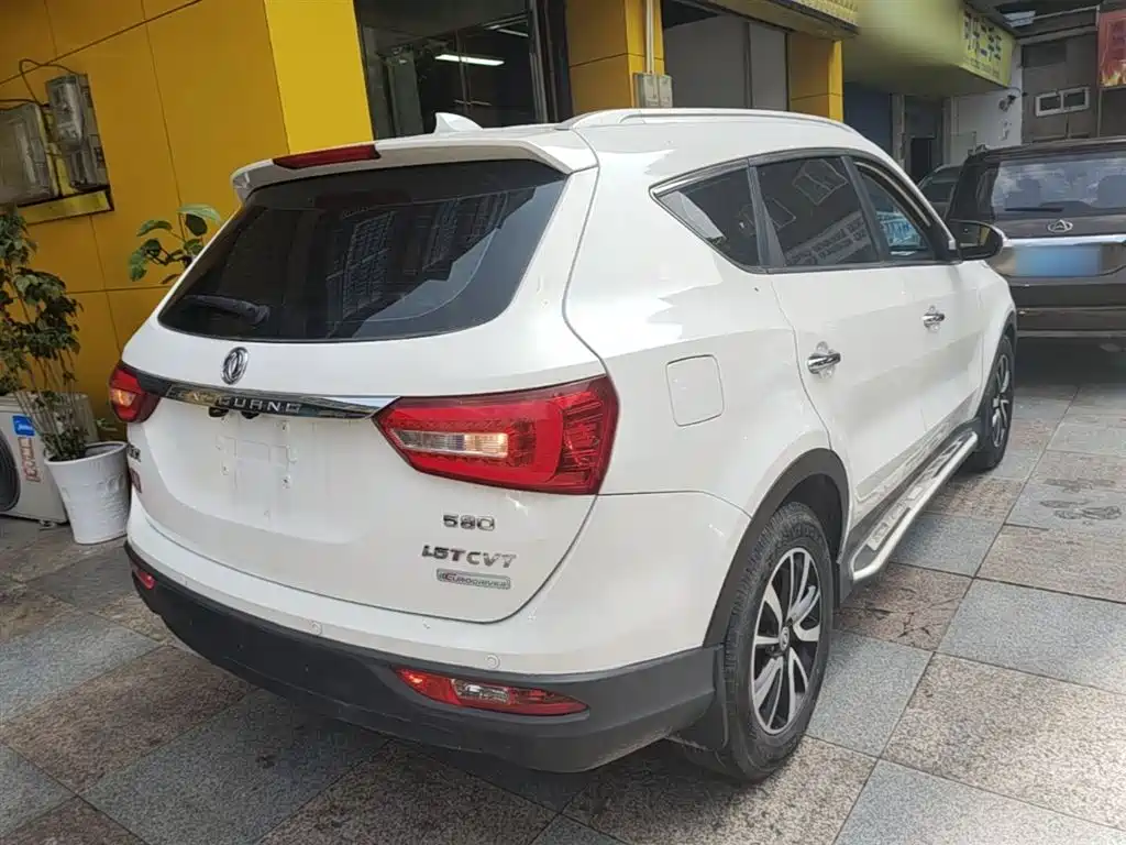 Fengguang 580 Facelift 1.5 T CVT Luxury