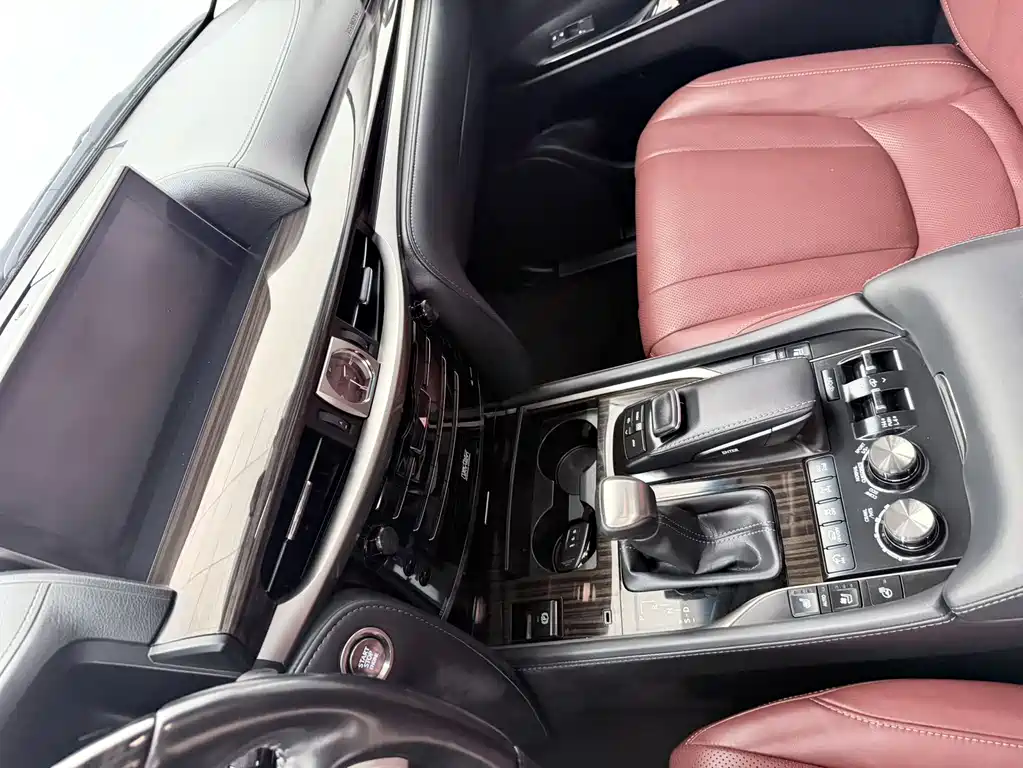Lexus LX 570 Dynamic Luxury