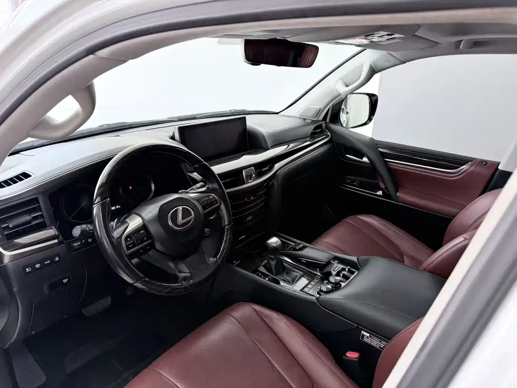Lexus LX 570 Dynamic Luxury