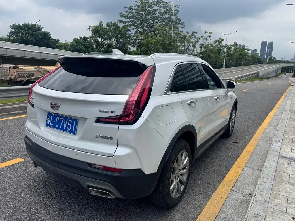 Cadillac XT4 28 T 2 WD Luxury