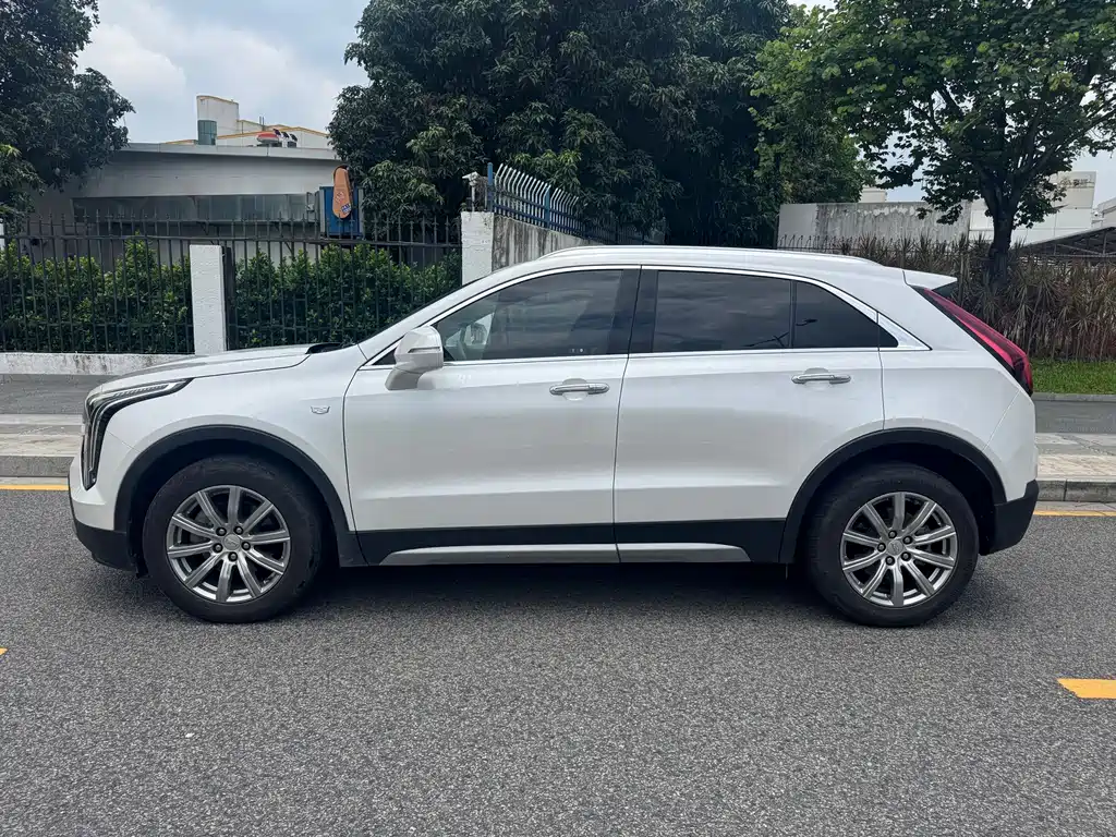 Cadillac XT4 28 T 2 WD Luxury