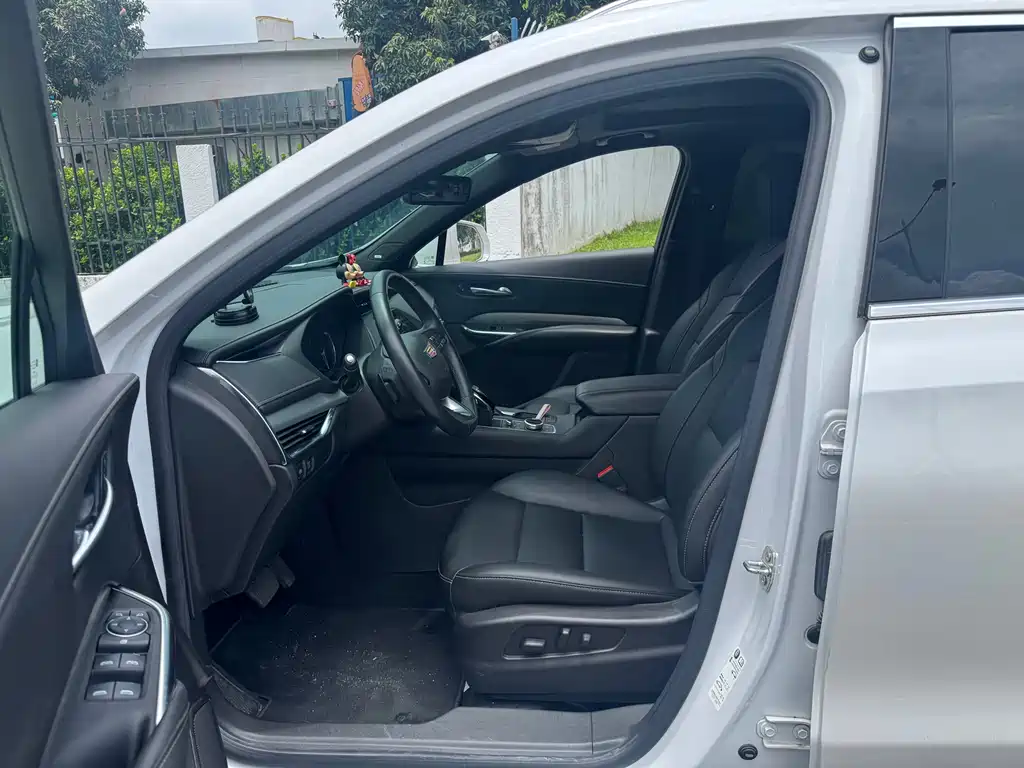 Cadillac XT4 28 T 2 WD Luxury