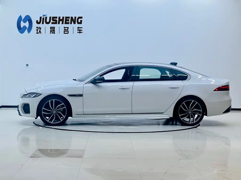 Jaguar XFL 2.0 T P300 4 WD Flagship Sport Gilt