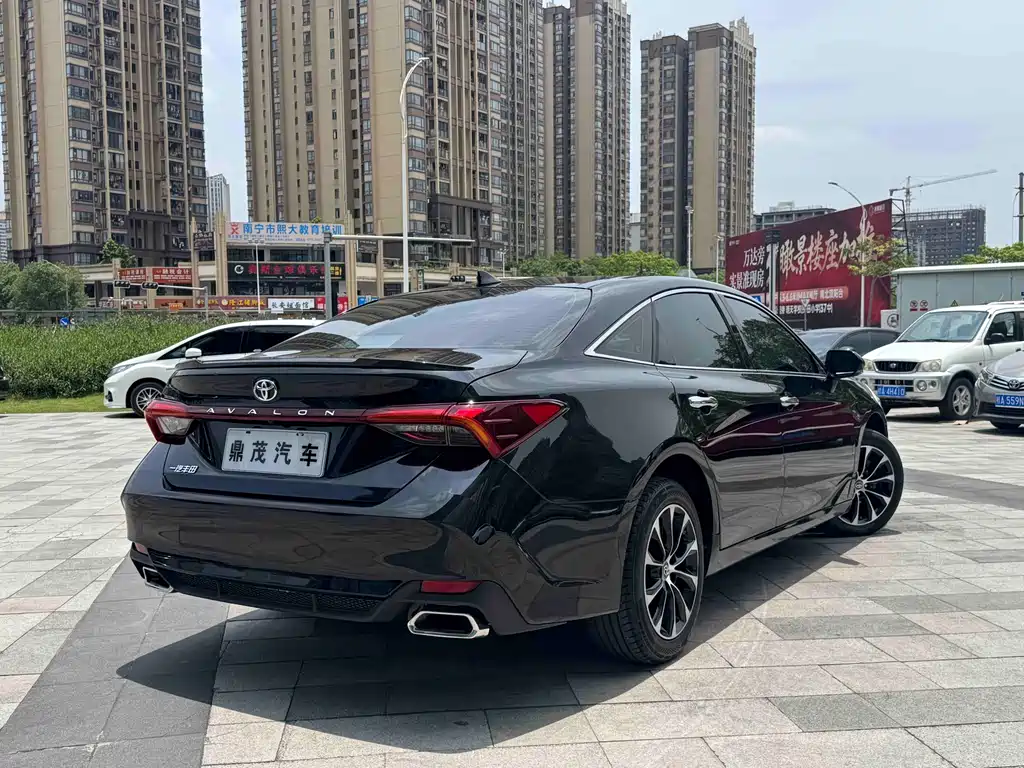 Avalon 2.5 L Luxury