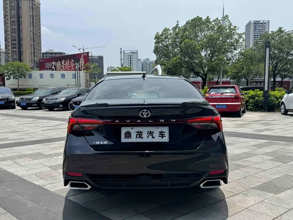 Avalon 2.5 L Luxury