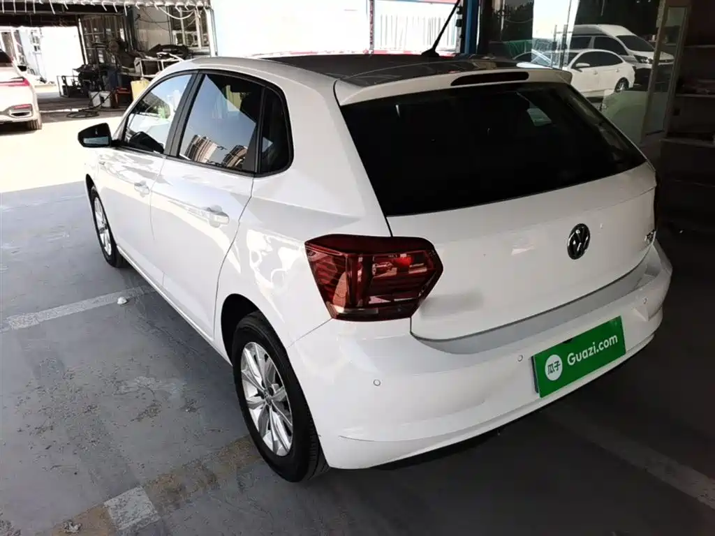 Polo Plus 1.5 L Auto Colorful Tech