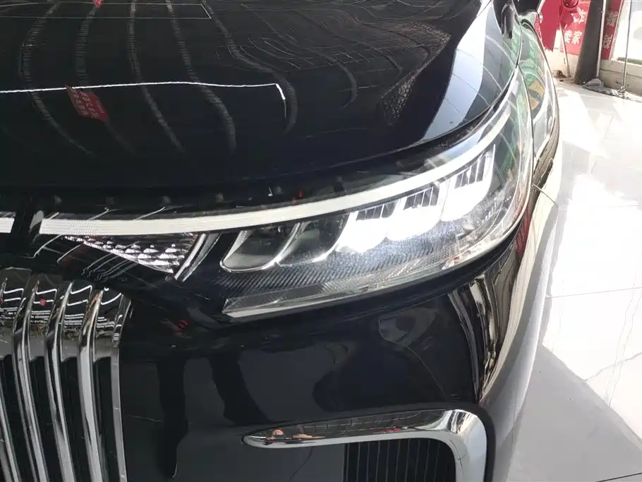 Voyah Dreamer PHEV 4 WD Distinguished Kunpeng