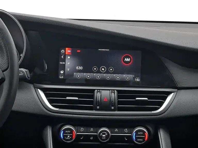 Alfa Romeo Giulia Giulia朱丽叶 2022款 2.0 T 280 HP Ti 驾控版