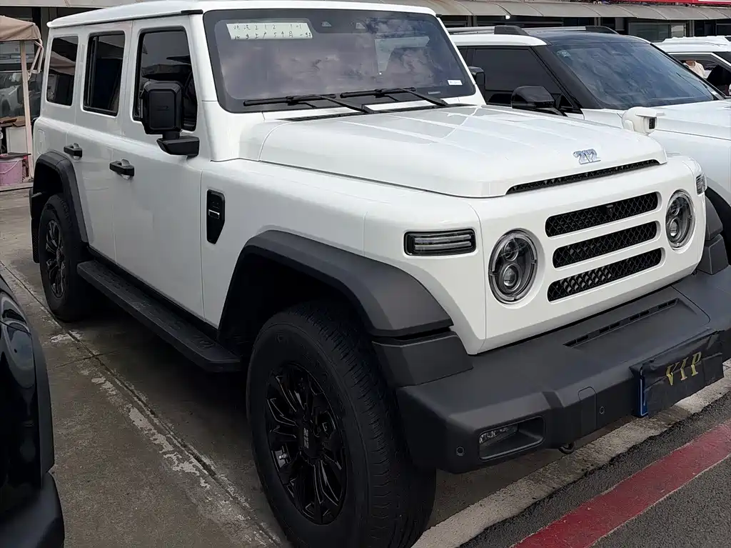 212 T01 2.0 T Explorer