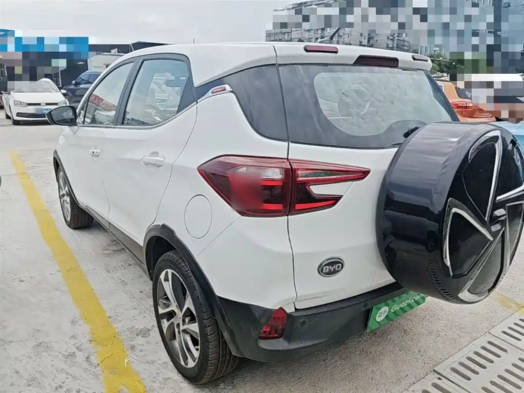 Yuan 1.5 L Auto Cool Dazzle Connected
