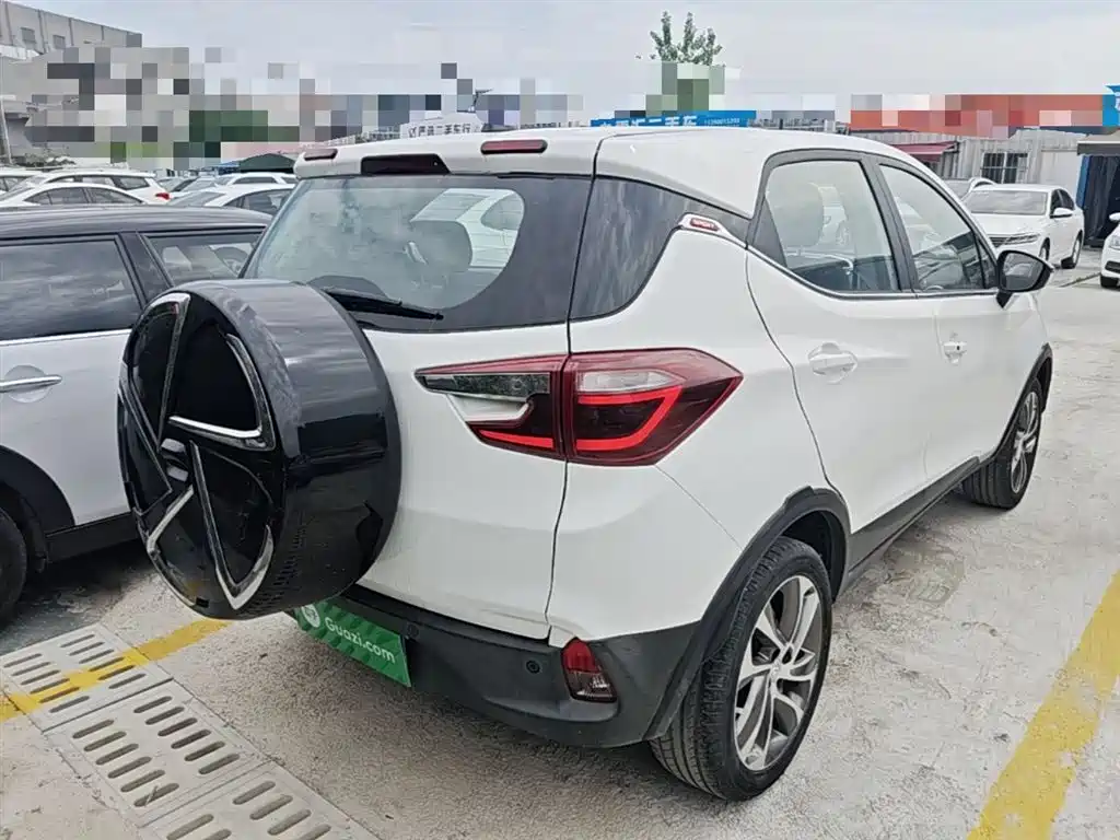 Yuan 1.5 L Auto Cool Dazzle Connected