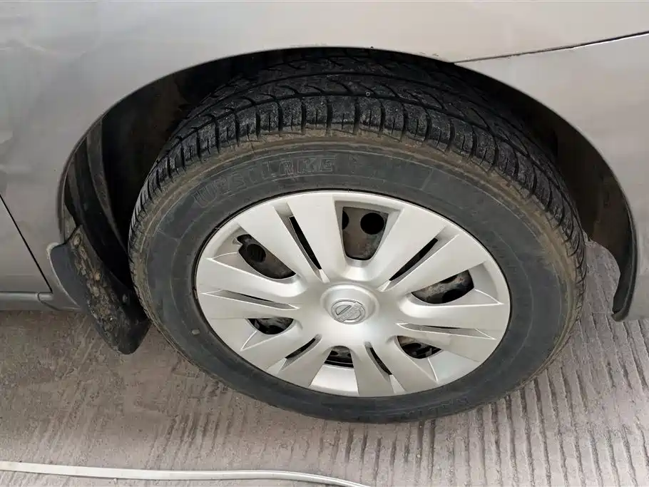 Livina 1.6 XE Manual Comfort