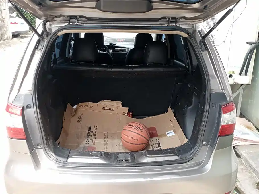 Livina 1.6 XE Manual Comfort