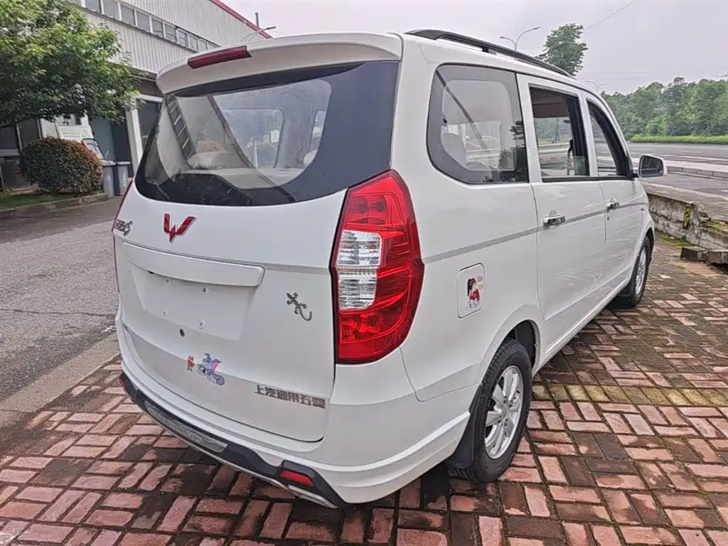 Wuling Hongguang 1.5 L S Standard