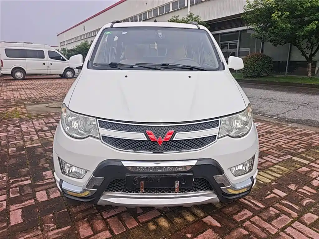 Wuling Hongguang 1.5 L S Standard