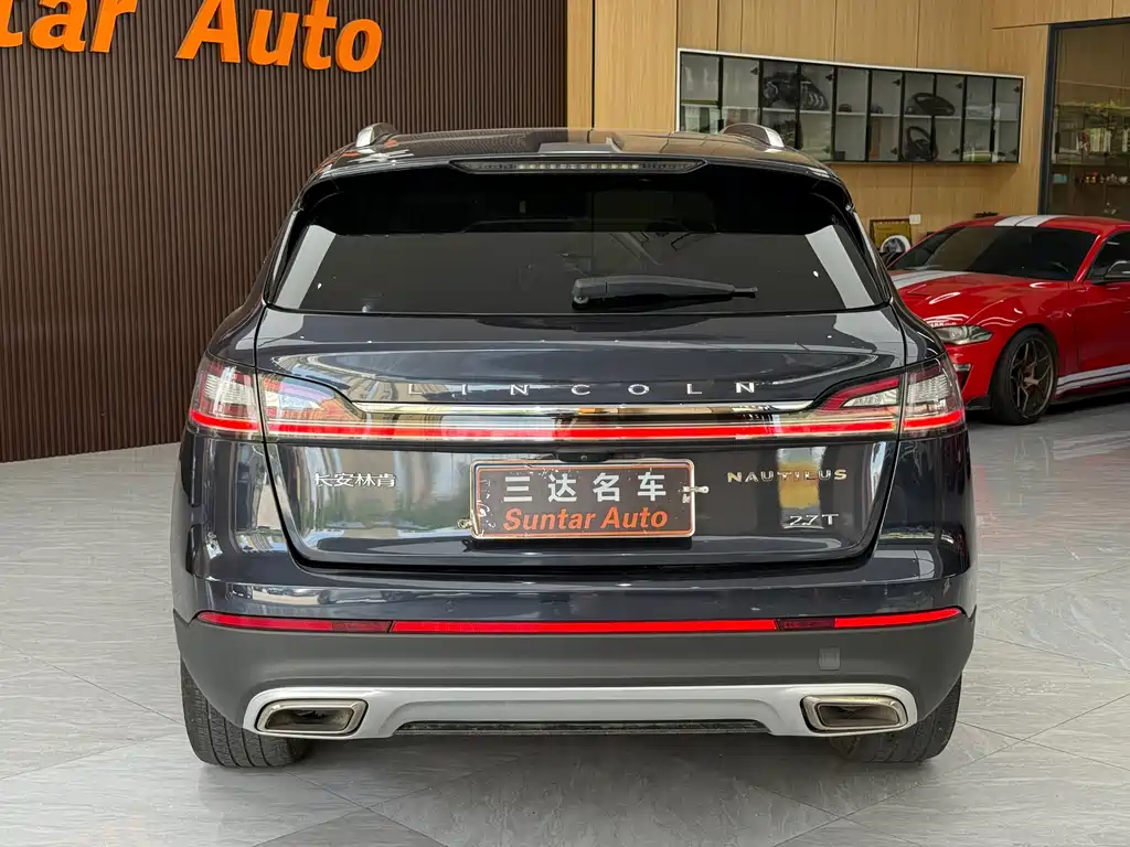 Nautilus 2.7 T 4 WD Honor Shine
