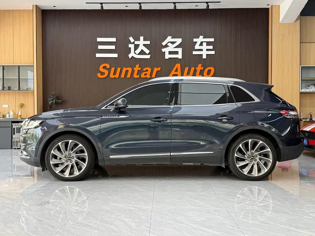 Nautilus 2.7 T 4 WD Honor Shine