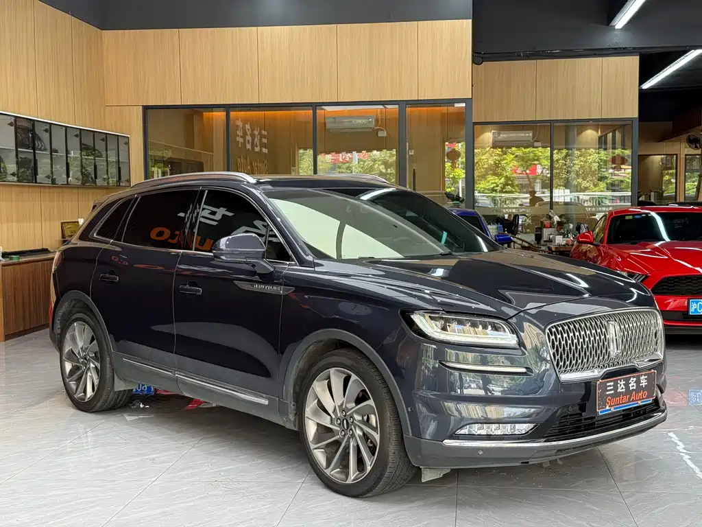 Nautilus 2.7 T 4 WD Honor Shine